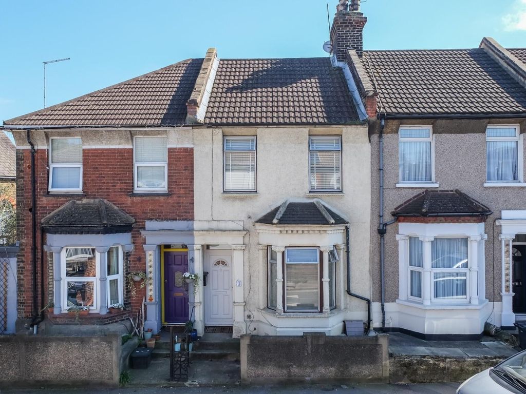 3 bed terraced house for sale in Milton Road, DA10, £290,000