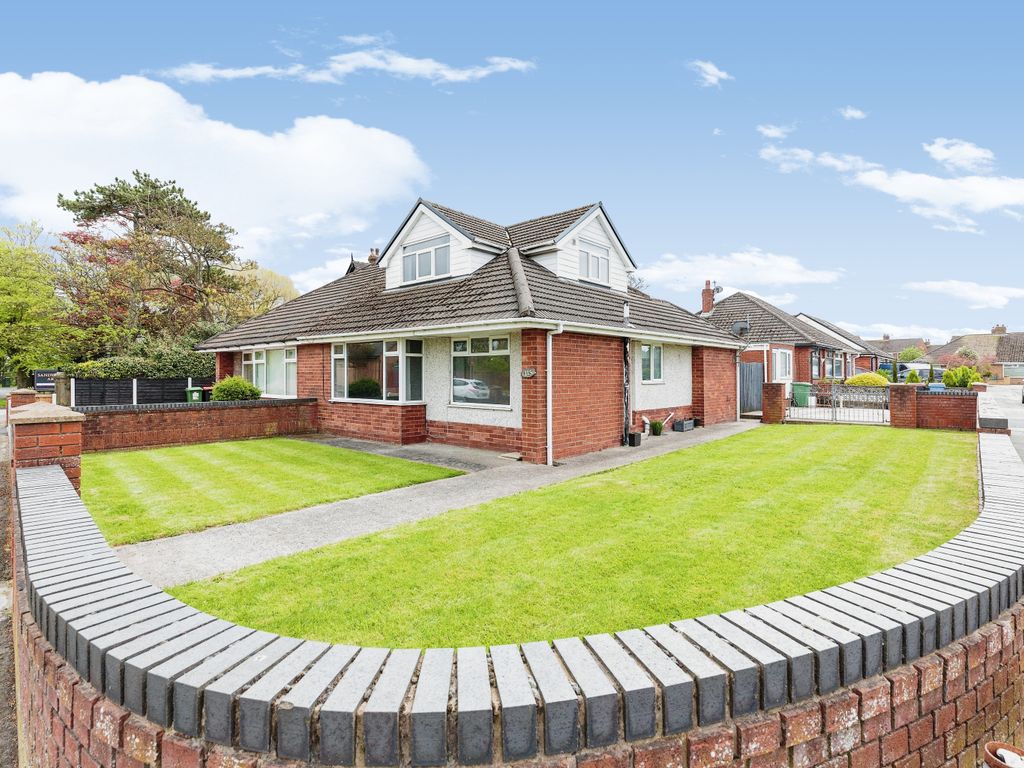 3 bed semidetached bungalow for sale in Trunnah Road, Thornton