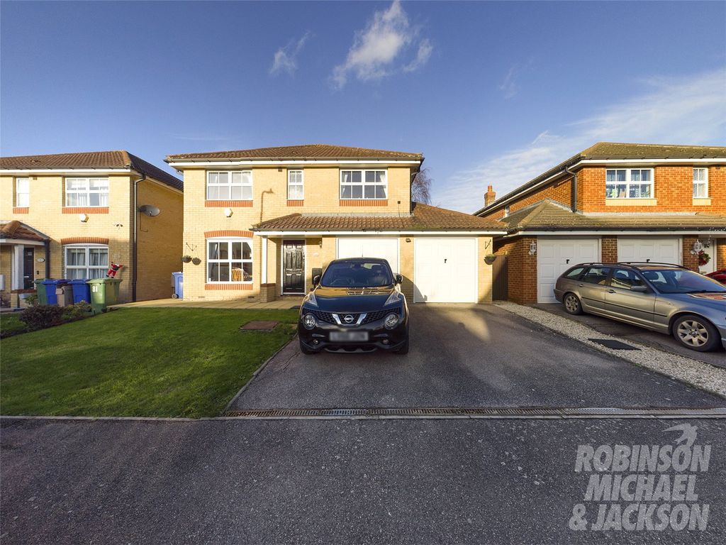 4 bed detached house for sale in Recreation Way, Kemsley, Sittingbourne