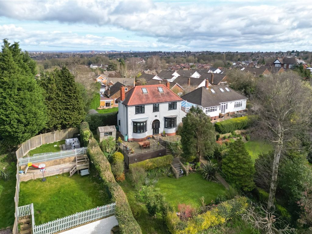 3 bed detached house for sale in Vicarage Road, Penn, Wolverhampton