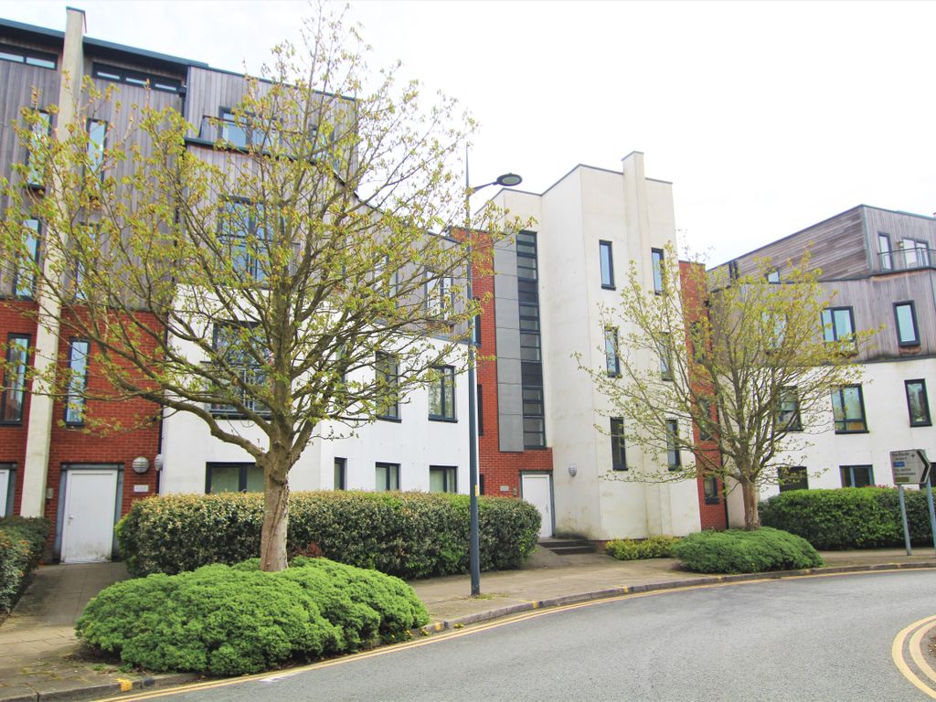2 bed flat for sale in The Boulevard, West Didsbury, Didsbury