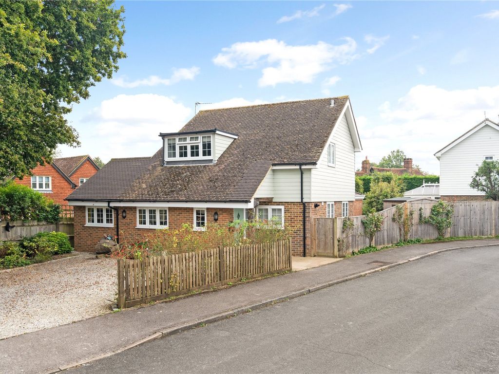 3 bed detached house for sale in Oakfield, Plaistow, Billingshurst