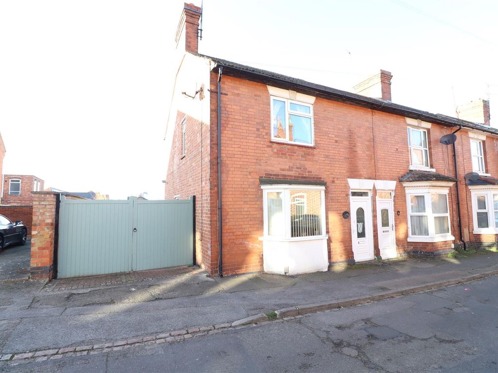 3 bed end terrace house for sale in Grove Road, Rushden NN10, £295,000