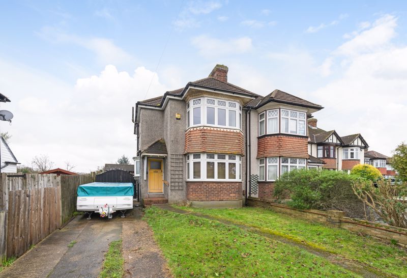 3 bed semidetached house for sale in The Highway, Chelsfield