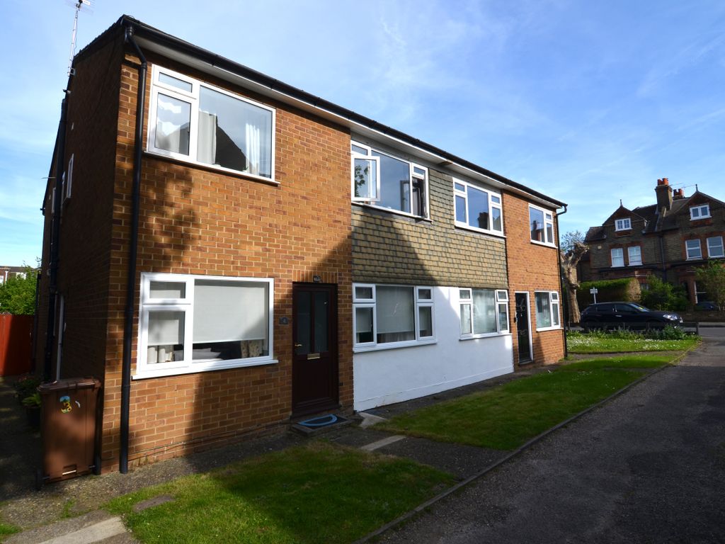 2 bed to rent in Carlton Road, Sidcup DA14, £1,600 pcm Zoopla