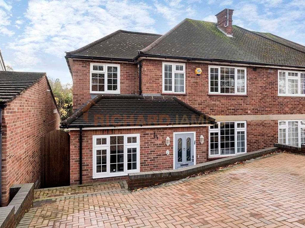 The Reddings, London NW7  