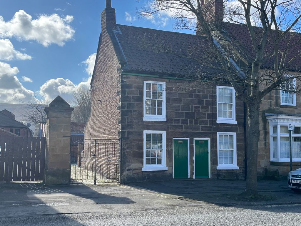 2 bed end terrace house for sale in Westgate, Guisborough, North