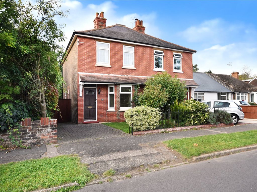 3 bed semidetached house for sale in Horley, Surrey RH6, £400,000 Zoopla