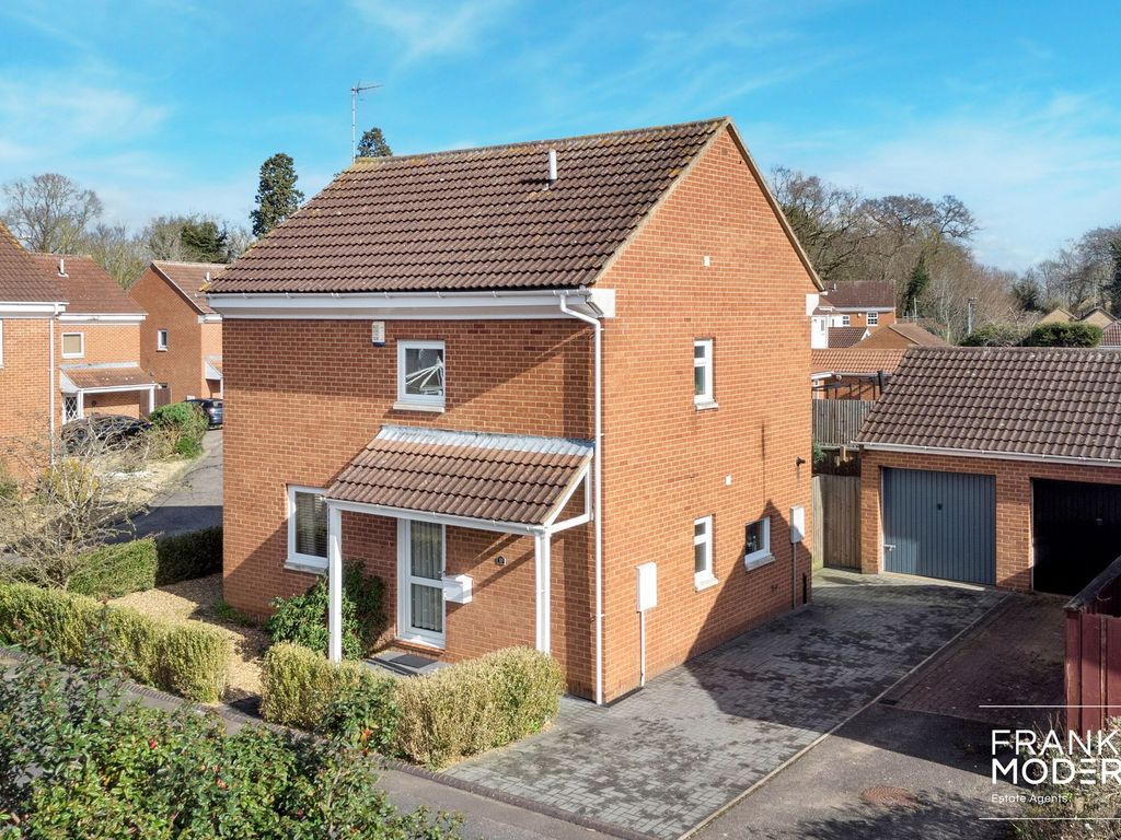 3 bed detached house for sale in Denmark Drive, Orton Waterville PE2, £