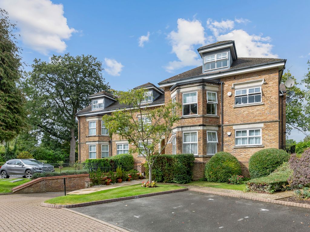 2 bed flat for sale in Magpie Hall Road, Bushey WD23, £850,000 Zoopla