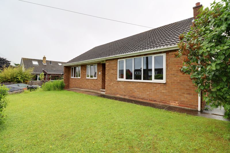 3 bed detached bungalow for sale in Burnham Road, Epworth, Doncaster