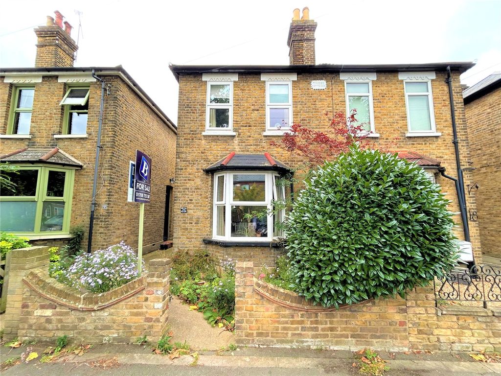 3 bed semidetached house for sale in Catherine Road, Gidea Park RM2, £