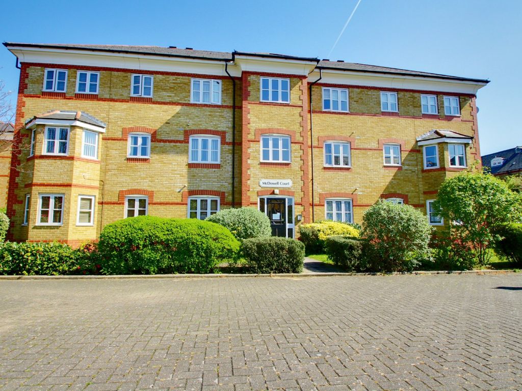 2 bed flat to rent in Highlands Avenue, London N21 Zoopla