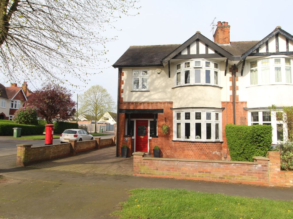 4 bed semidetached house for sale in Howard Road, Glen Parva