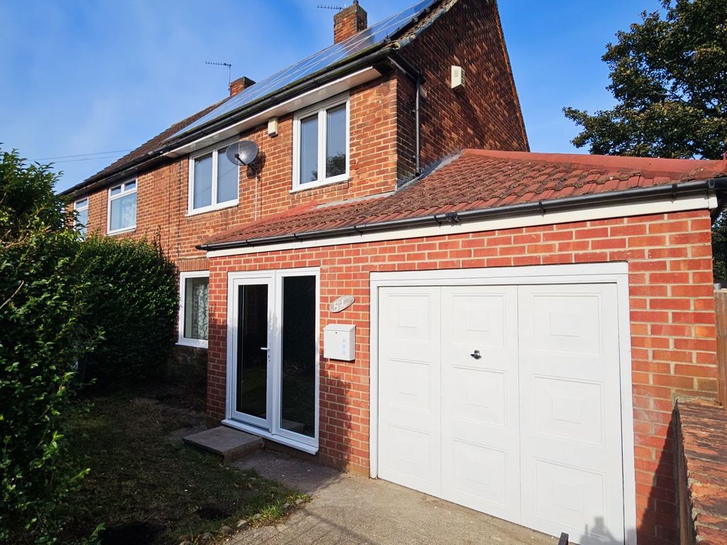 3 bed semidetached house to rent in Wheatfield Grove, Newcastle Upon