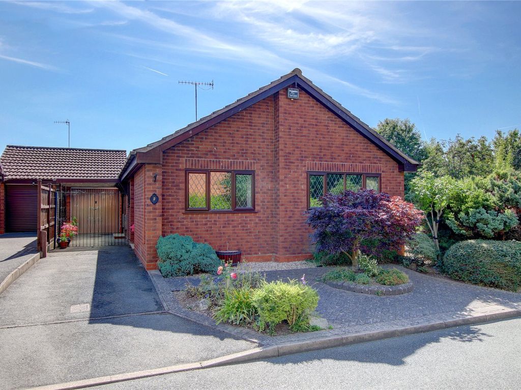 2 bed bungalow for sale in Waterside Close, Droitwich, Worcestershire