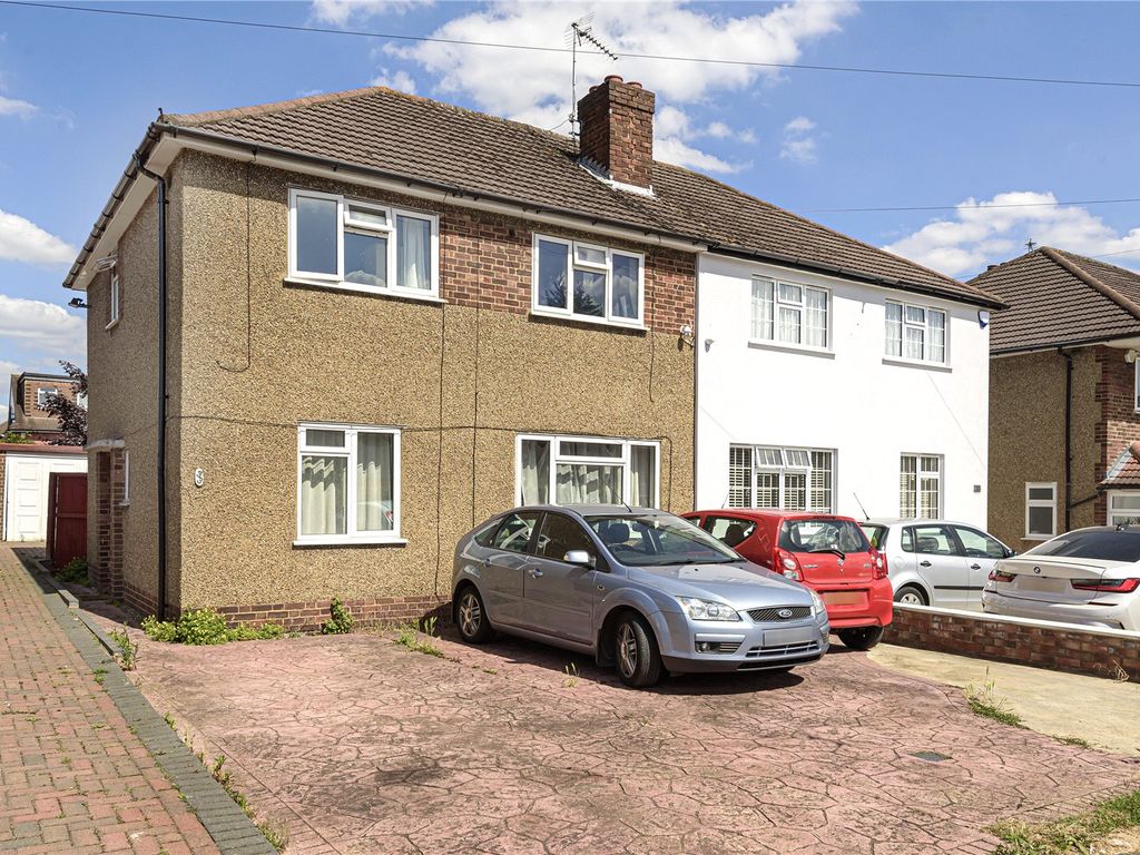 3 bed semidetached house for sale in Craigweil Drive, Stanmore