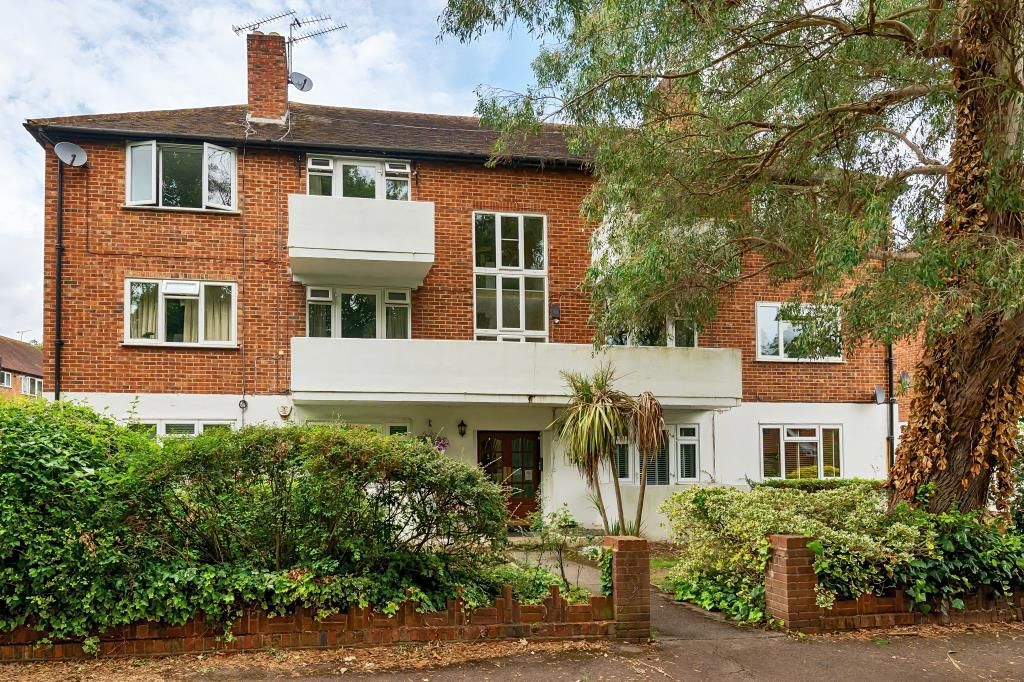 2 bed flat for sale in Maidenhead, Berkshire SL6, £300,000 Zoopla