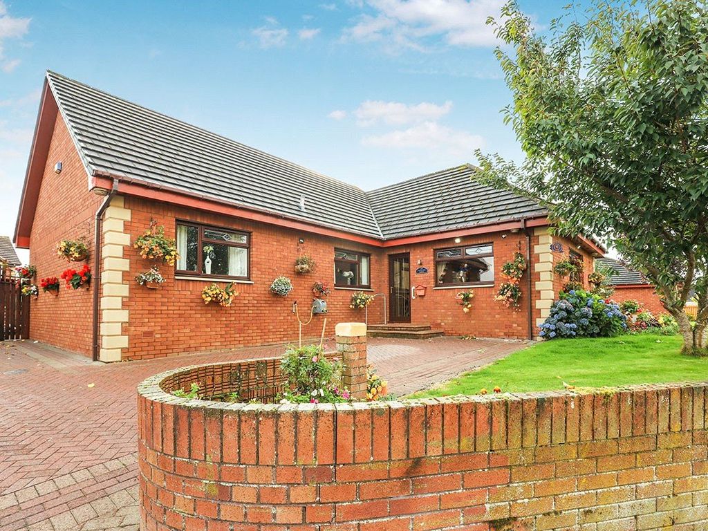 3 bed bungalow for sale in Raploch Street, Larkhall, South Lanarkshire