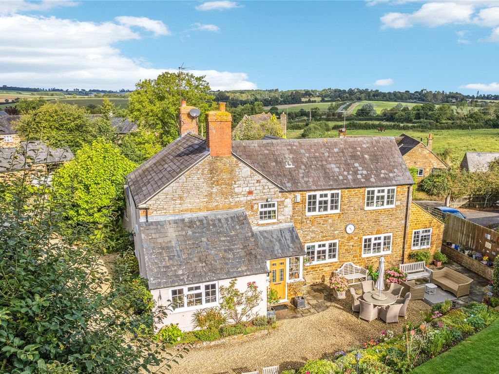 4 bed detached house for sale in Plumpton Lane, Moreton Pinkney