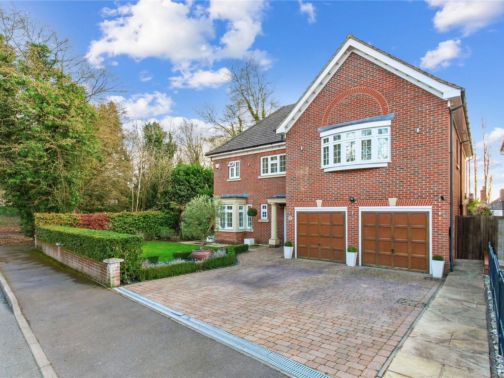 5 bed detached house for sale in Prowse Avenue, Bushey Heath