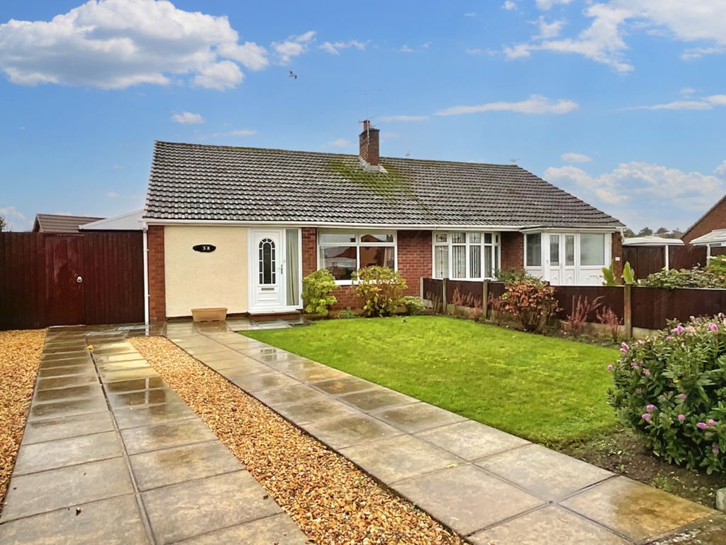 3 bed semidetached bungalow for sale in Vale Crescent, Ainsdale