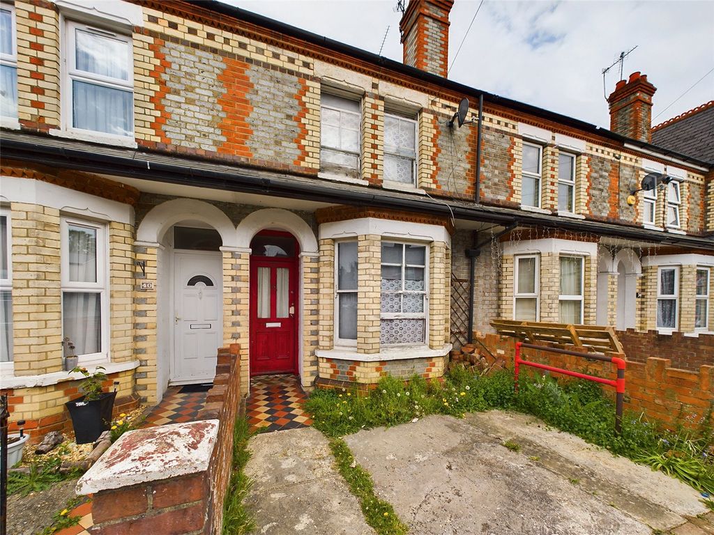 3 bed terraced house for sale in Liverpool Road, Reading, Berkshire RG1