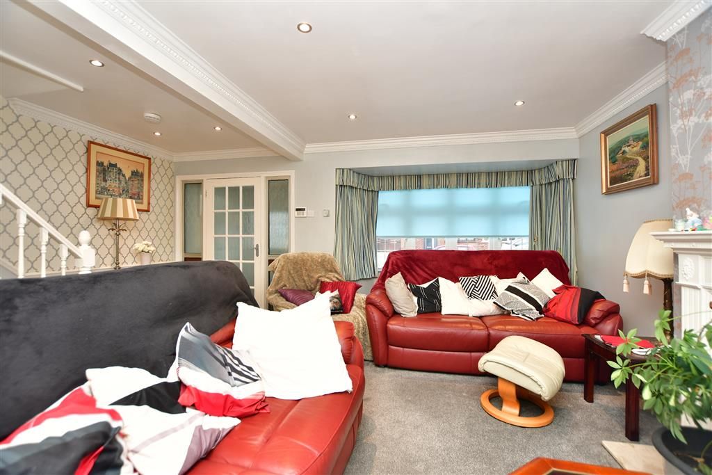 4 bed semidetached house for sale in Swaledale Road, Dartford, Kent