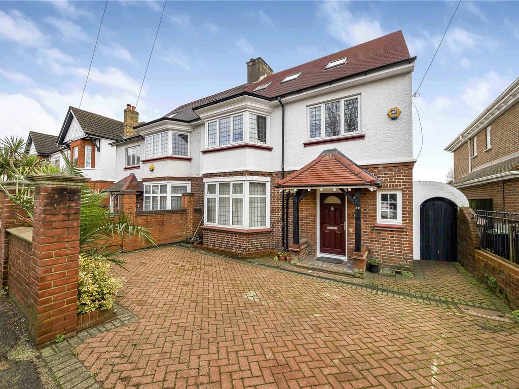 6 bed semidetached house for sale in Coombe Lane West, Kingston Upon