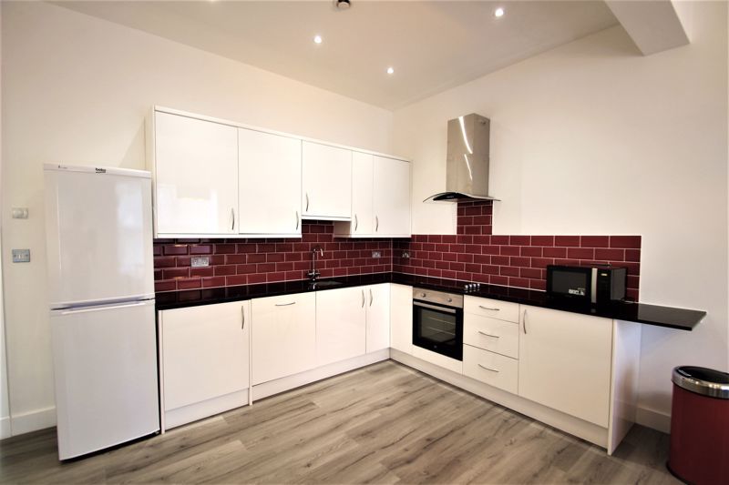 2 bed flat to rent in Woodside Park, Rugby CV21, £980 pcm Zoopla