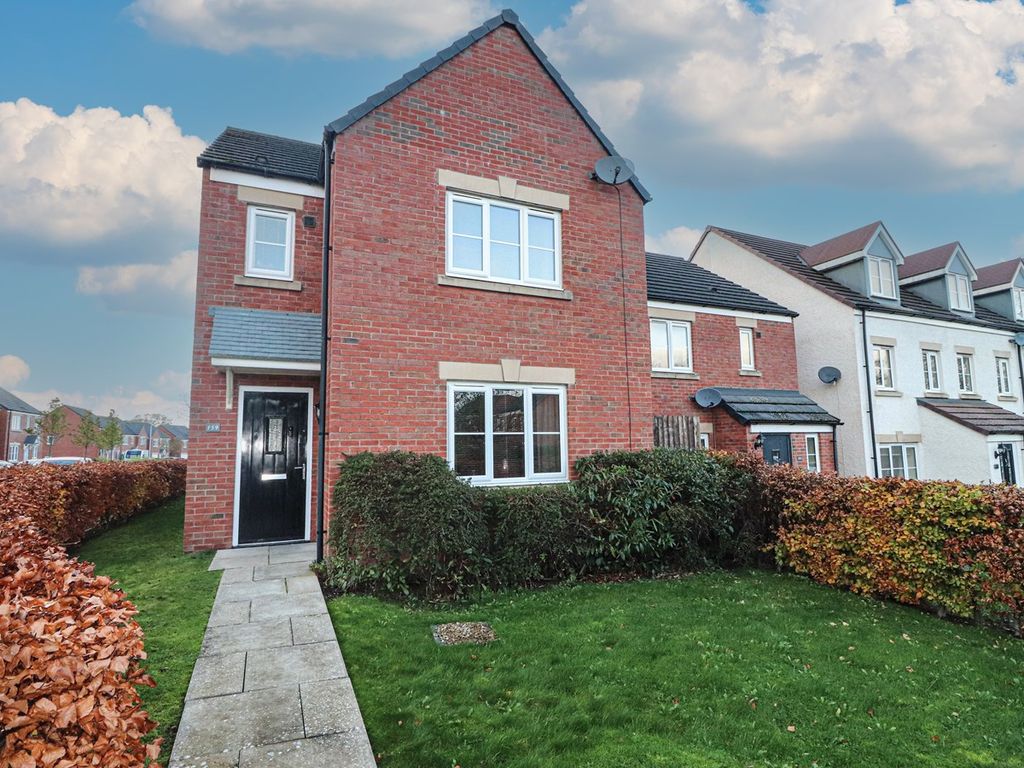 3 bed detached house for sale in Glaramara Drive, Brackenleigh