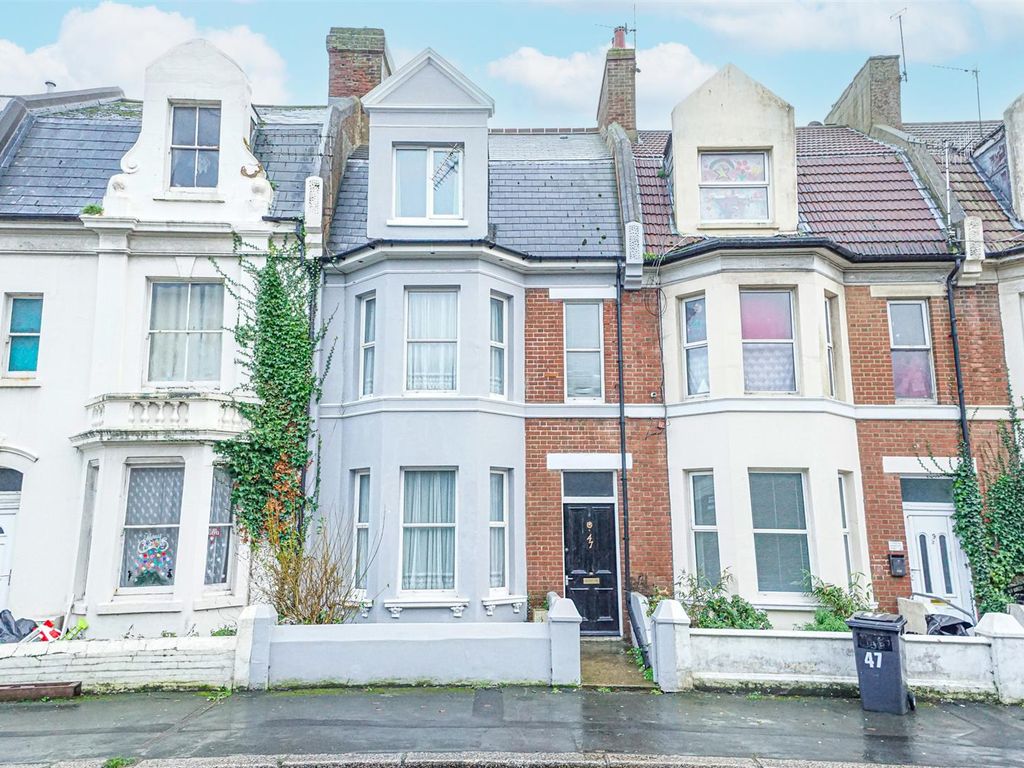 4 bed terraced house for sale in Bexhill Road, St. LeonardsOnSea TN38