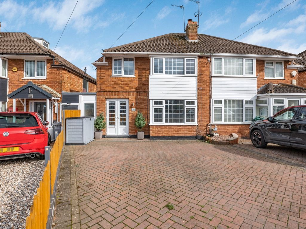 3 bed semidetached house for sale in Quinton Close, Solihull, West