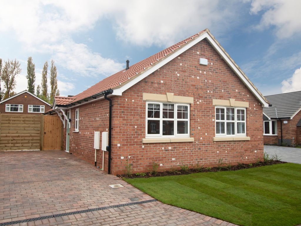 2 bed detached bungalow for sale in North Street, Winterton, North Lincolnshire DN15 Zoopla