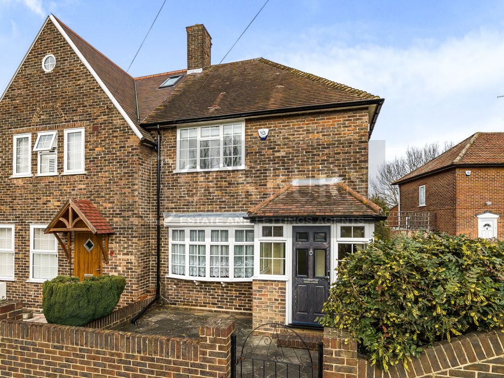 2 bed end terrace house for sale in Castleton Road, London SE9 Zoopla