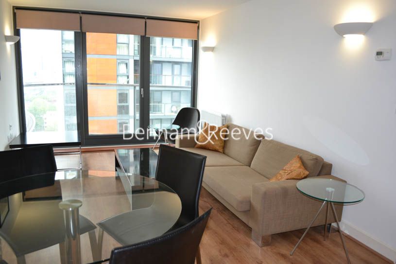 1 bed flat to rent in Proton Tower, Blackwall Way E14 Zoopla