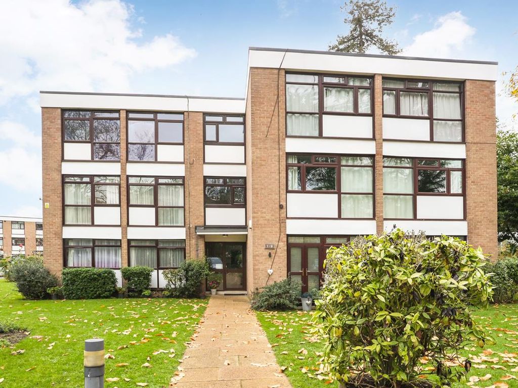 2 bed flat to rent in Beechcroft Manor, Weybridge KT13 Zoopla