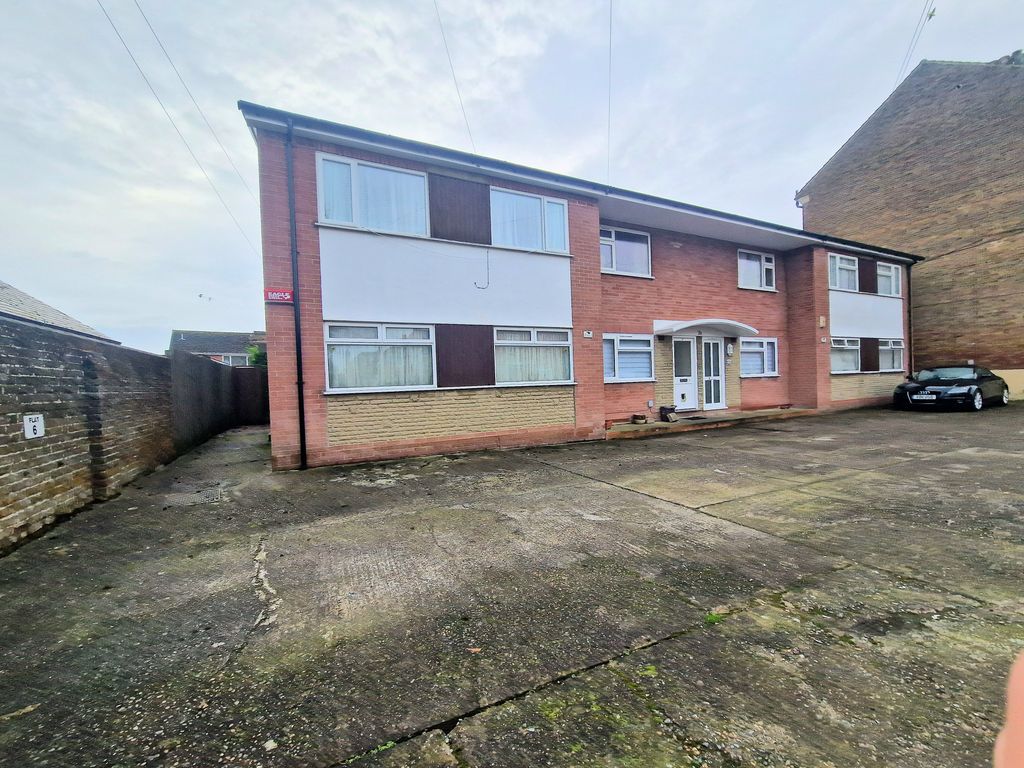 2 bed flat to rent in St. Mildreds Road, Ramsgate CT11, £975 pcm Zoopla