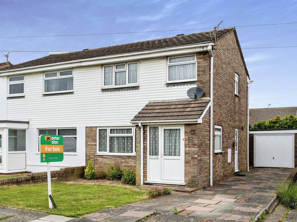 3 bed semidetached house for sale in ClosYDeri, Porthcawl CF36 Zoopla