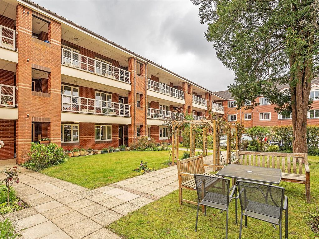 2 bed flat for sale in Grange Road, Solihull B91, £185,000 Zoopla