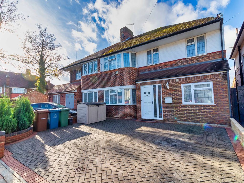 5 bed semidetached house for sale in Cornbury Road, Canons Park
