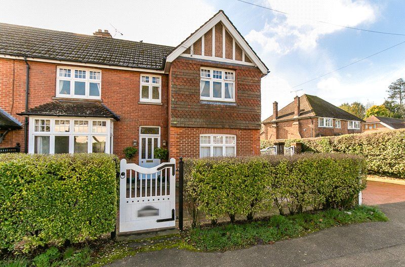 4 bed semidetached house for sale in The Street, Charlwood, Horley