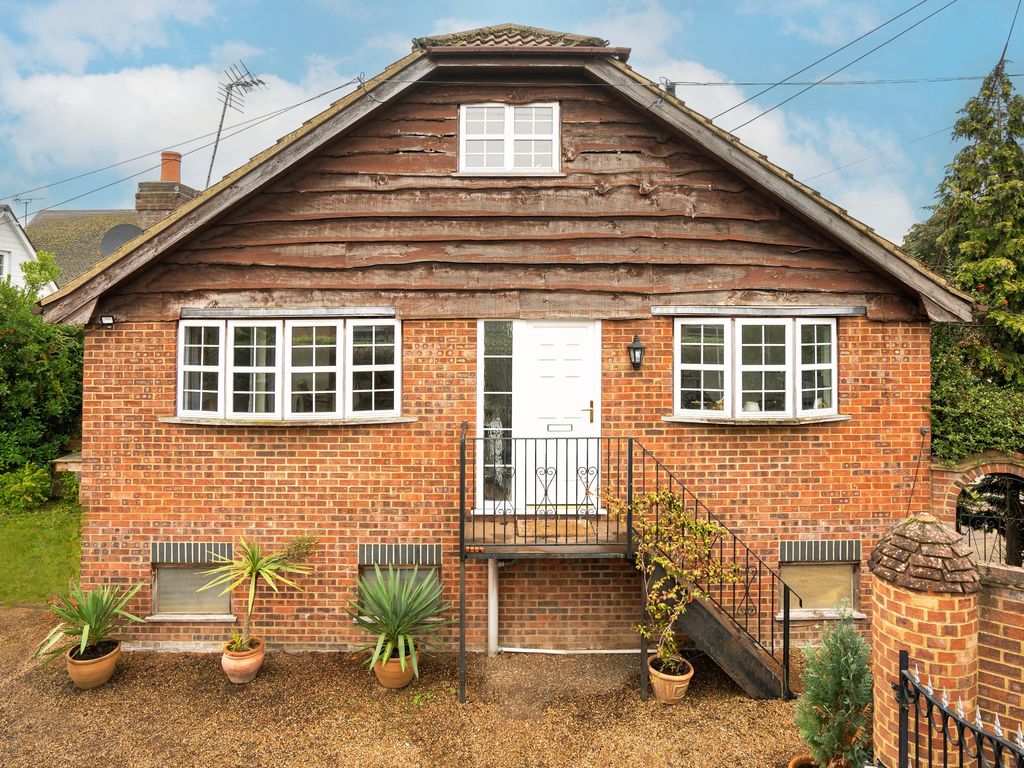 1 bed property to rent in Friary Island, Wraysbury, Staines TW19, £