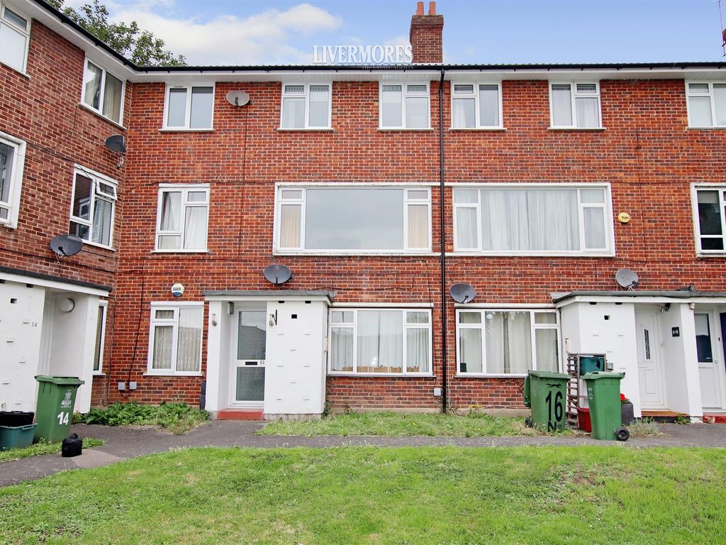 2 bed to rent in Bexley Lane, Crayford, Kent DA1, £1,400 pcm