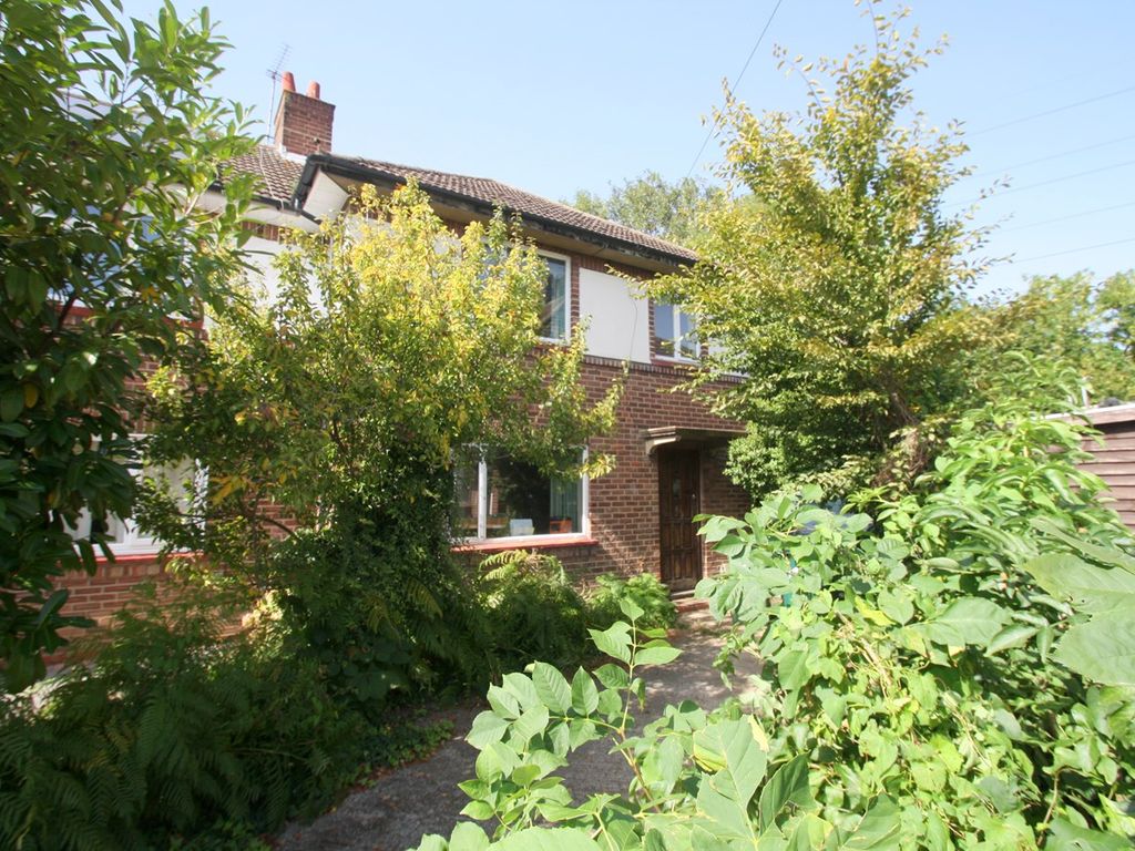 3 bed semidetached house for sale in Brookside Avenue, Ashford TW15, £400,000 Zoopla