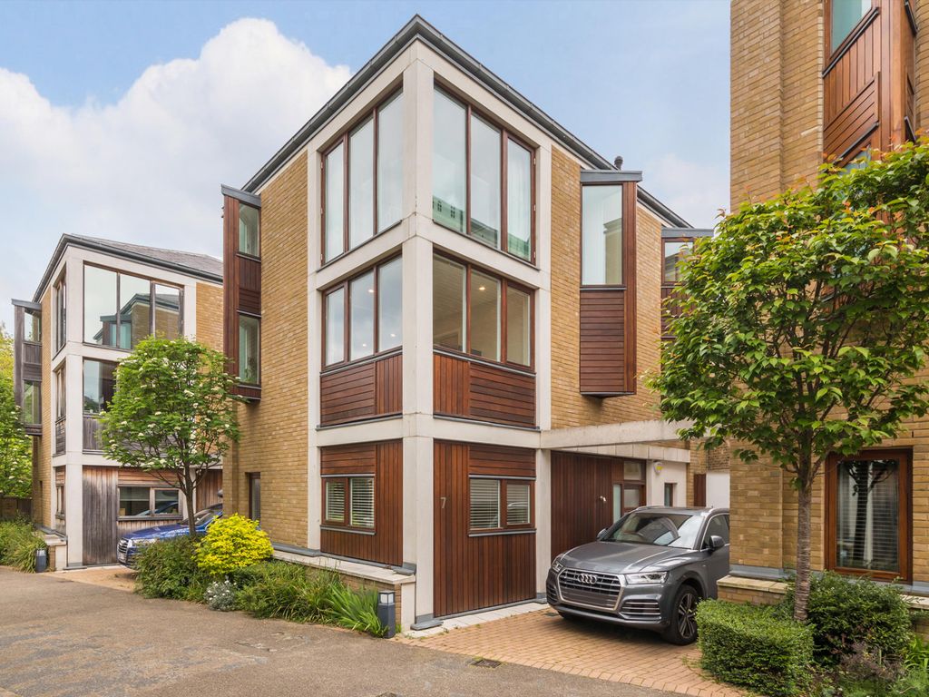 4 bed detached house for sale in Robinswood Mews, London N5, £1,895,000