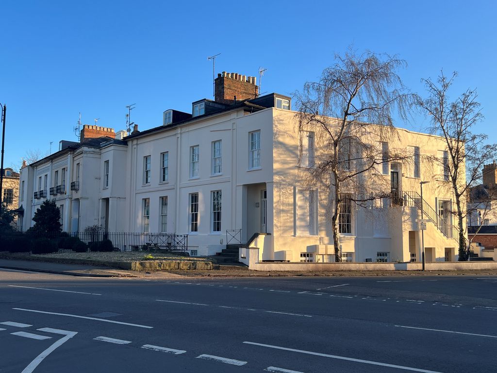 2 bed flat for sale in Suffolk Road, Tivoli, Cheltenham GL50, £300,000
