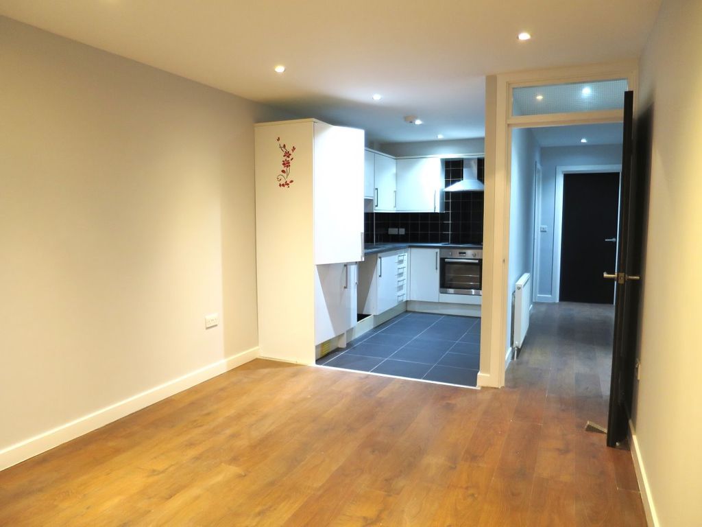 2 bed to rent in Cumberland Crescent, Broomfield, Chelmsford