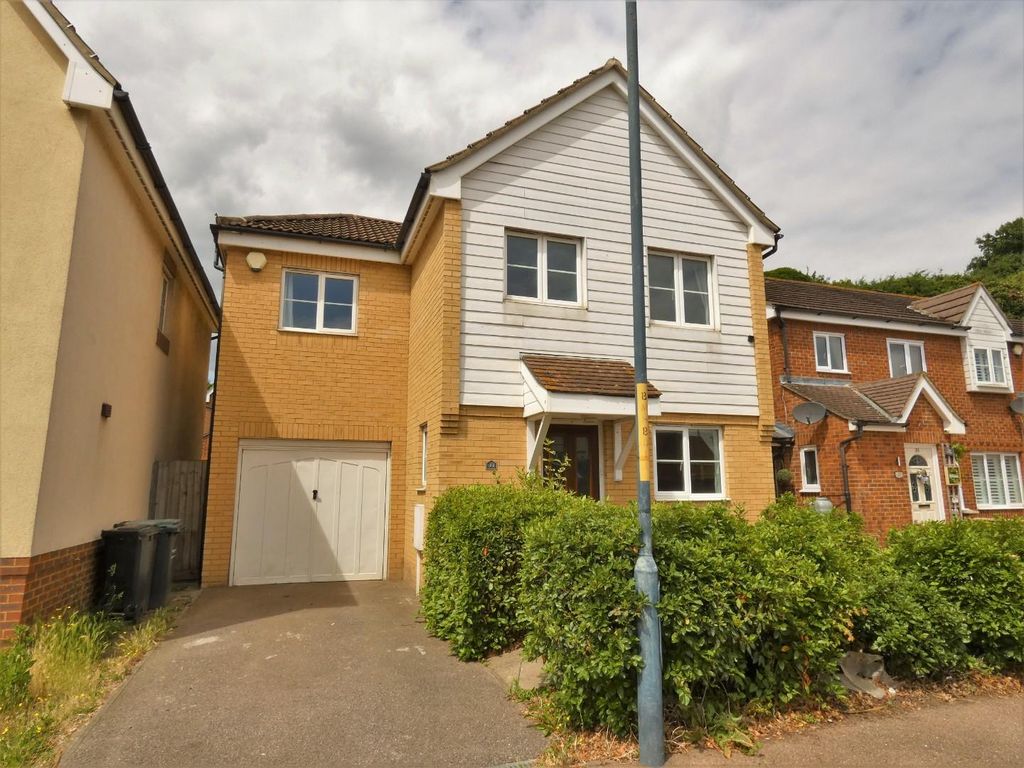 3 bed link detached house for sale in Maritime Gate, Northfleet