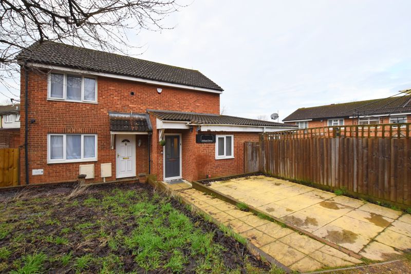 3 bed terraced house for sale in Hilliard Drive, Bradwell, Milton